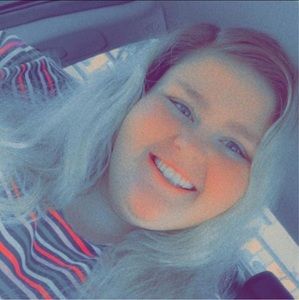 Meet your Posher, Delana